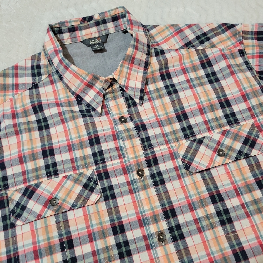 ROYAL ROBBINS Shirt Mens Extra Large Plaid Short Sleeve Contemporary Fit Outdoor